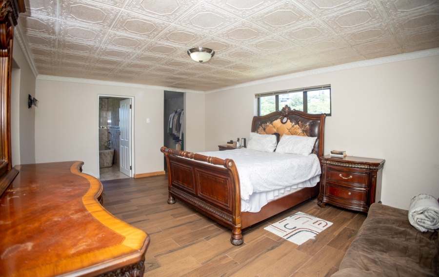 6 Bedroom Property for Sale in Beacon Bay Eastern Cape